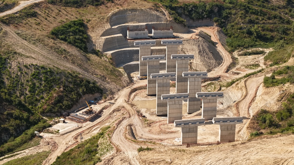 Antalya-Alanya Otoyolu'nda Yüzde 30 İlerleme
