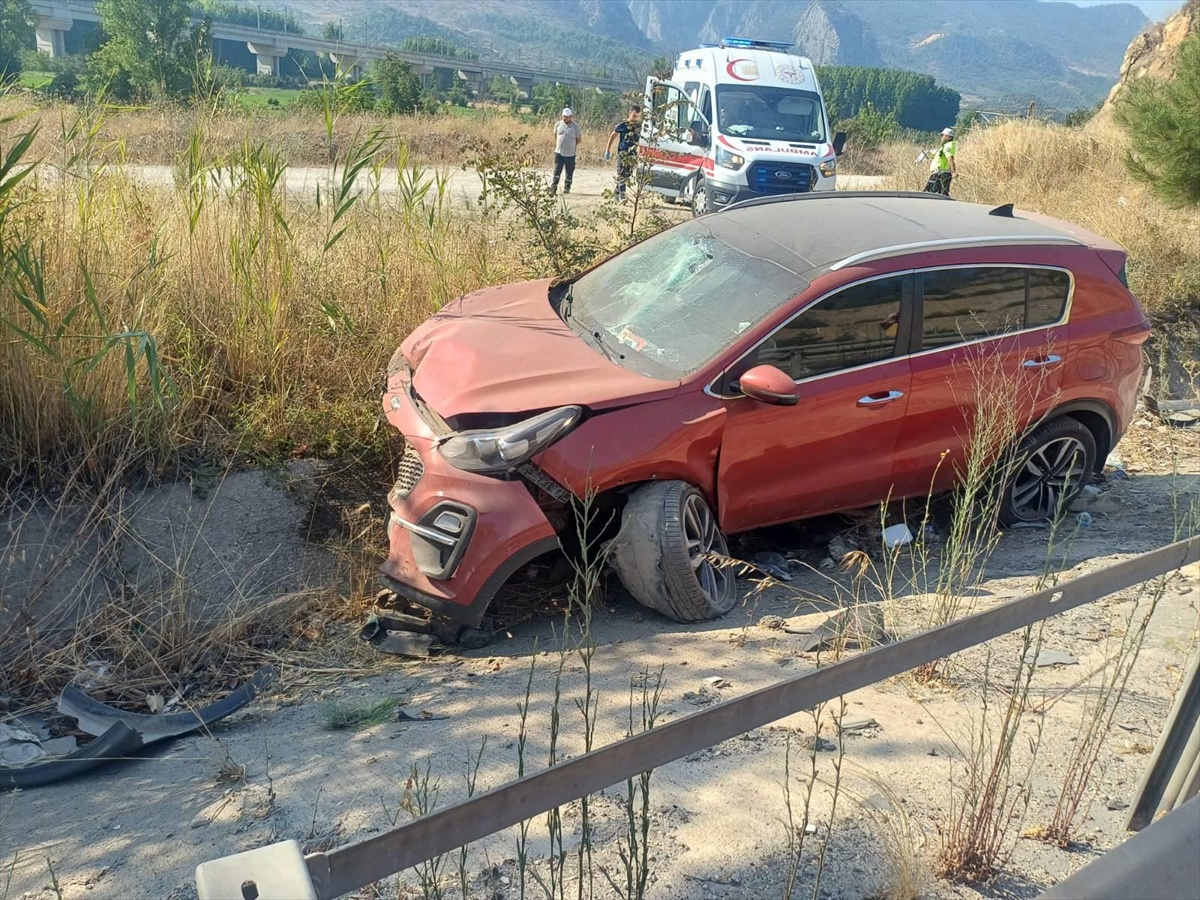 Bilecik'te SUV Devrildi, 4 Yaralı