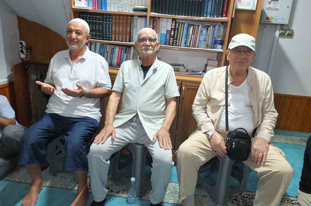 Burhaniye'de Mevlit Kandili Coşkusu
