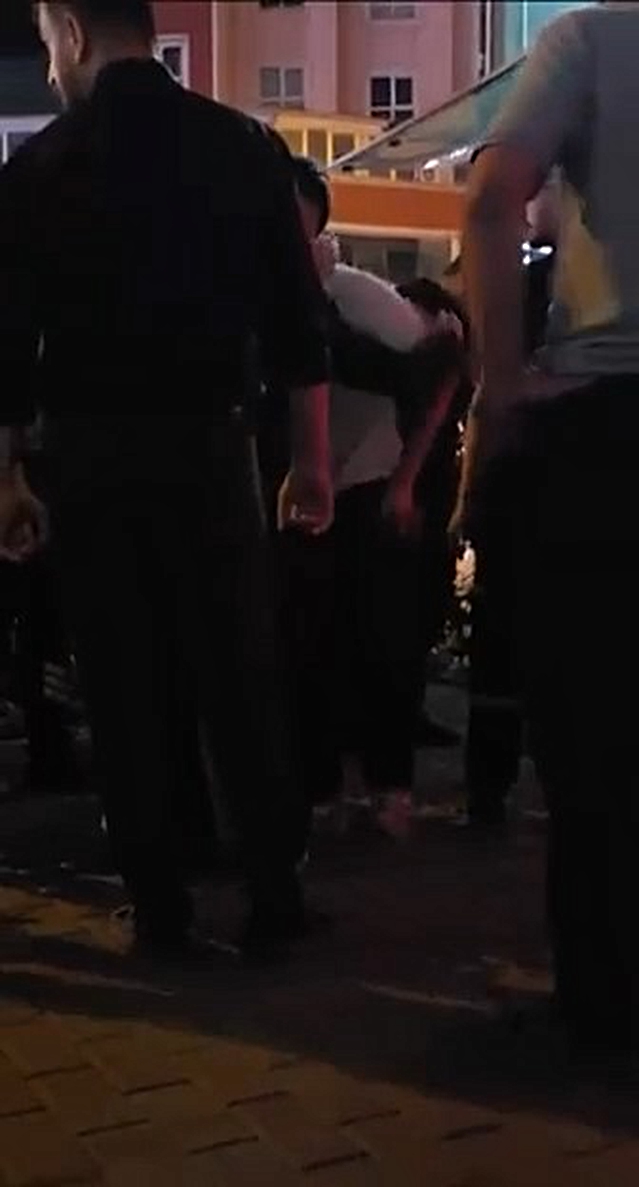 Asansörde Mahsur Kalan İki Genç Kurtarıldı
