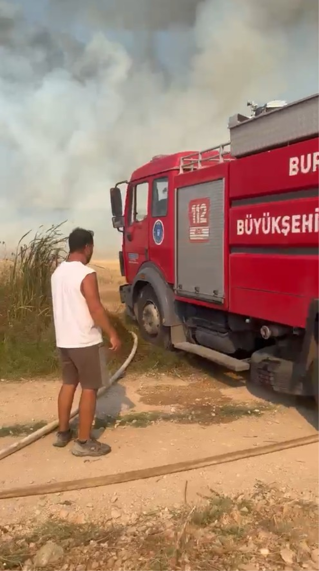 Bursa’da yangın paniği: Alevler ormana sıçradı, helikopterler hemen havalandı
