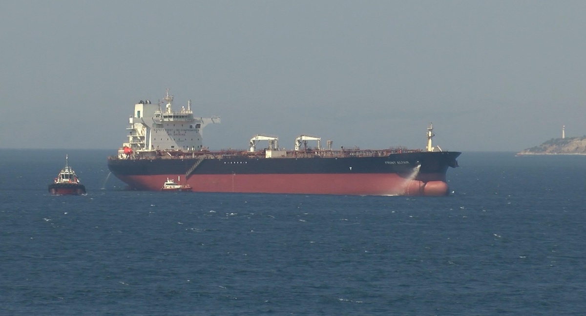 Dümen Arızası Yapan Tanker Çanakkale'de İkinci Limana Demirlendi