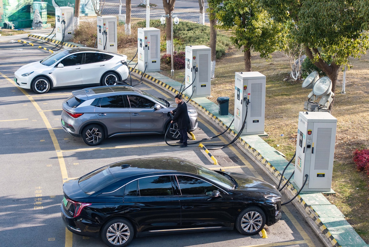 Çin'de Elektrikli Araç Şarj İstasyonu Artışı