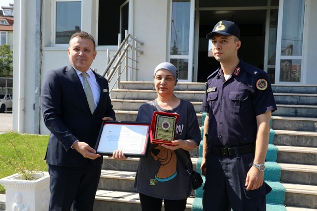 Aynur Büyük'ten Askere Anlamlı Bağış