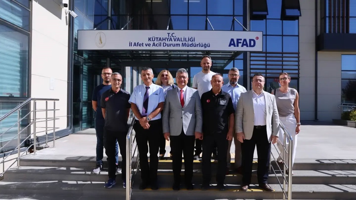 DPÜ Rektörü AFAD'ı Ziyaret Etti