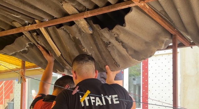 Edirne'de Çatıya Çıkan Şahıs Kurtarıldı
