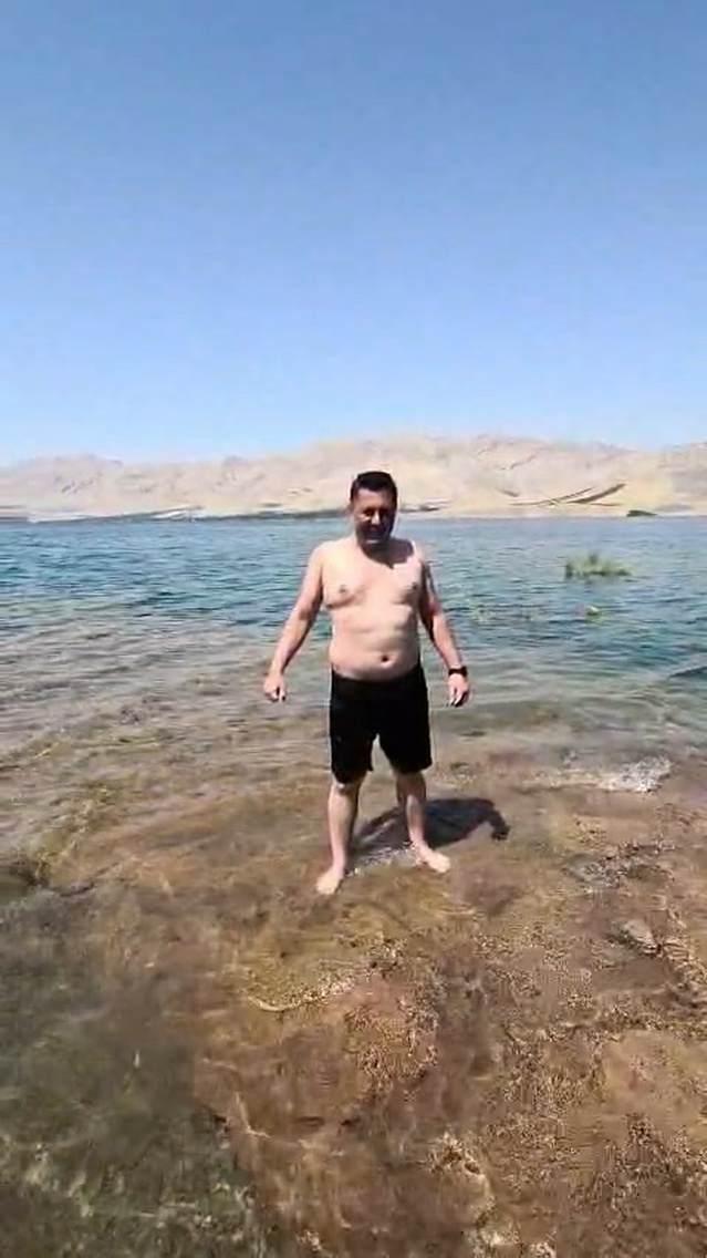 Alper Öz'den Zorlu Yüzme Başarısı