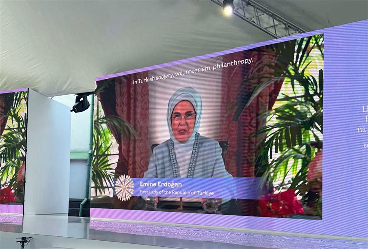 Emine Erdoğan\'dan Kiev\'de Dayanışma Mesajı