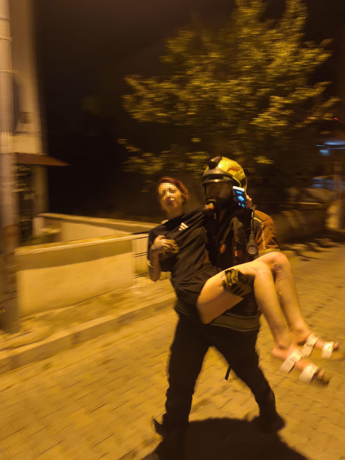 Yangında Eşini Kilitleyip Ateşe Verdiği İddiası