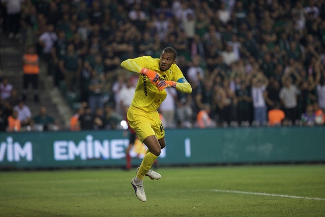 Kocaelispor 1-0 Amed: İlk Yarı Sonuç