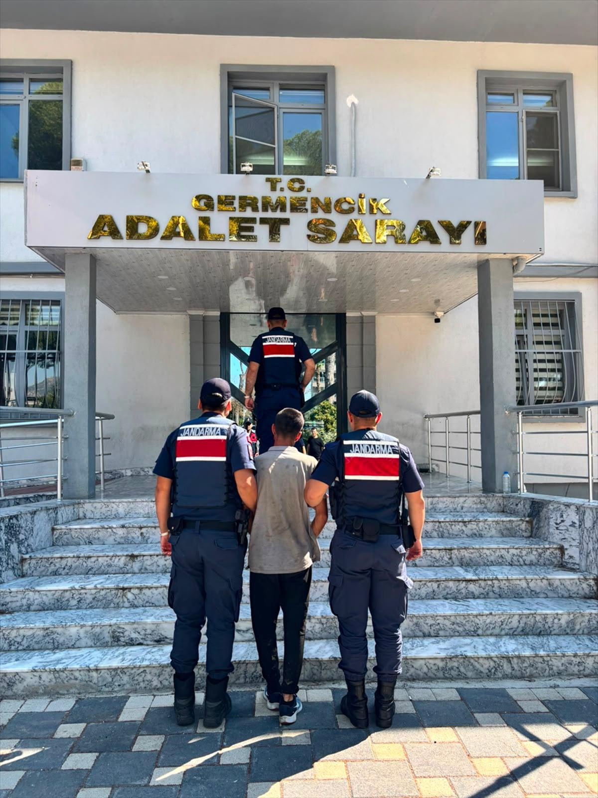 İncir Hırsızları Tutuklandı