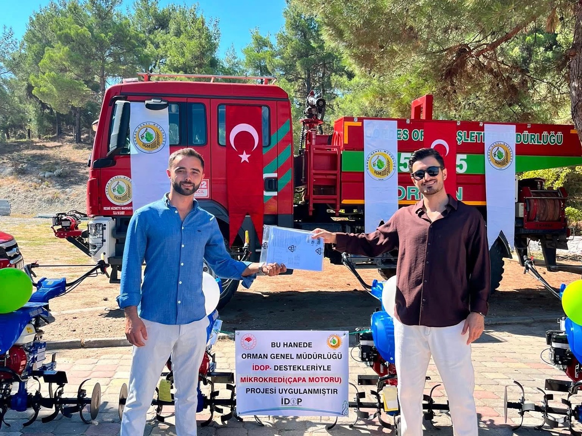 Gördes'te Kadınlara Hibe Çapa Motoru Desteği