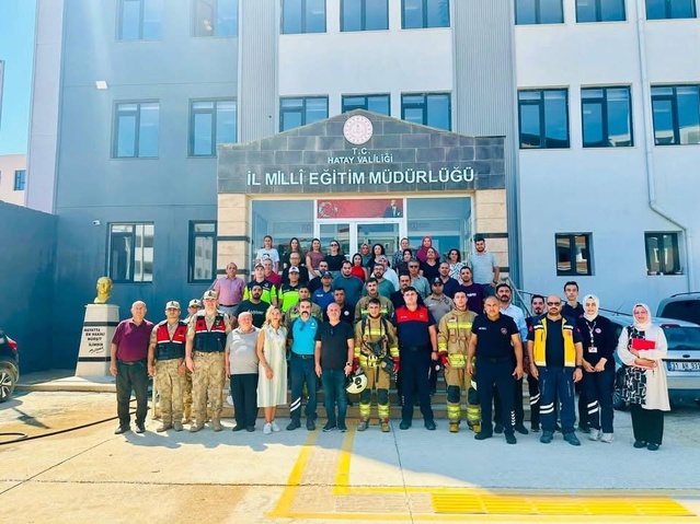Hatay İl Milli Eğitim Müdürlüğü’nde yangın eğitimi ve tatbikat düzenlendi