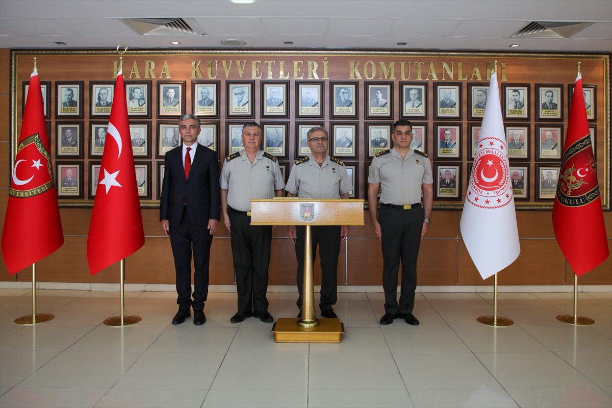 Orgeneral Tokel, Kara Harp Okulu'nu Ziyaret Etti