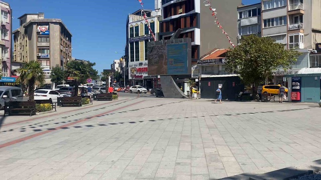Edremit'te Sıcak Hava Etkili