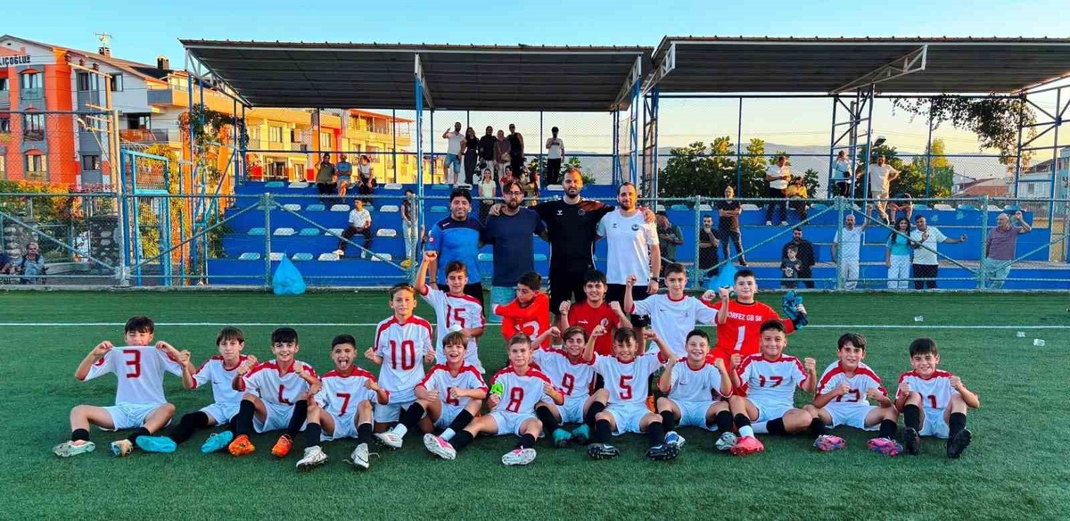 Körfez Gençlerbirliği U12 Şampiyon Oldu