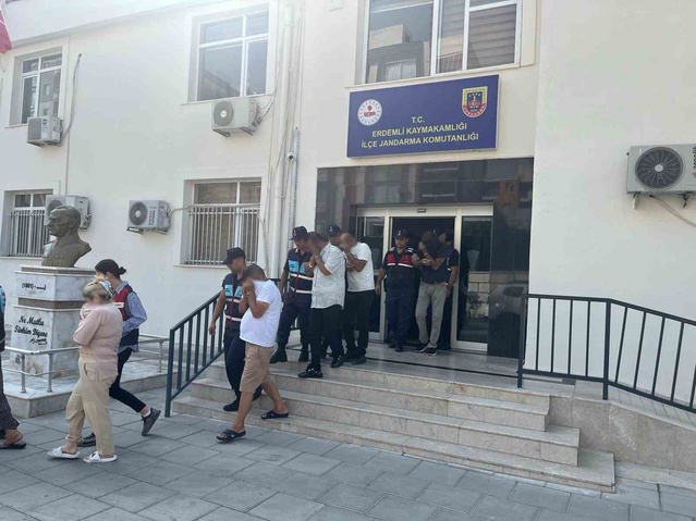 Mersin'de zorla fuhuş operasyonu: 5 tutuklama
