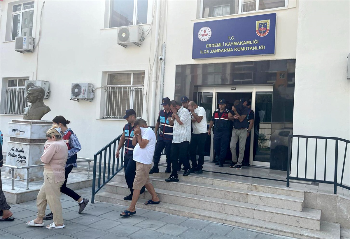 Mersin\'de Fuhuş Operasyonu: 5 Tutuklama