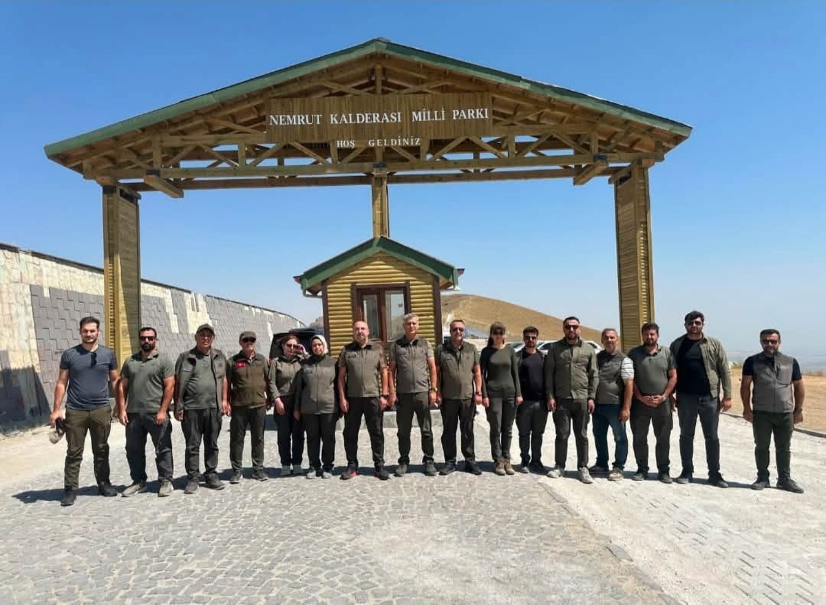 Nemrut Kalderası'nda Kartal ve Şahin Salımı