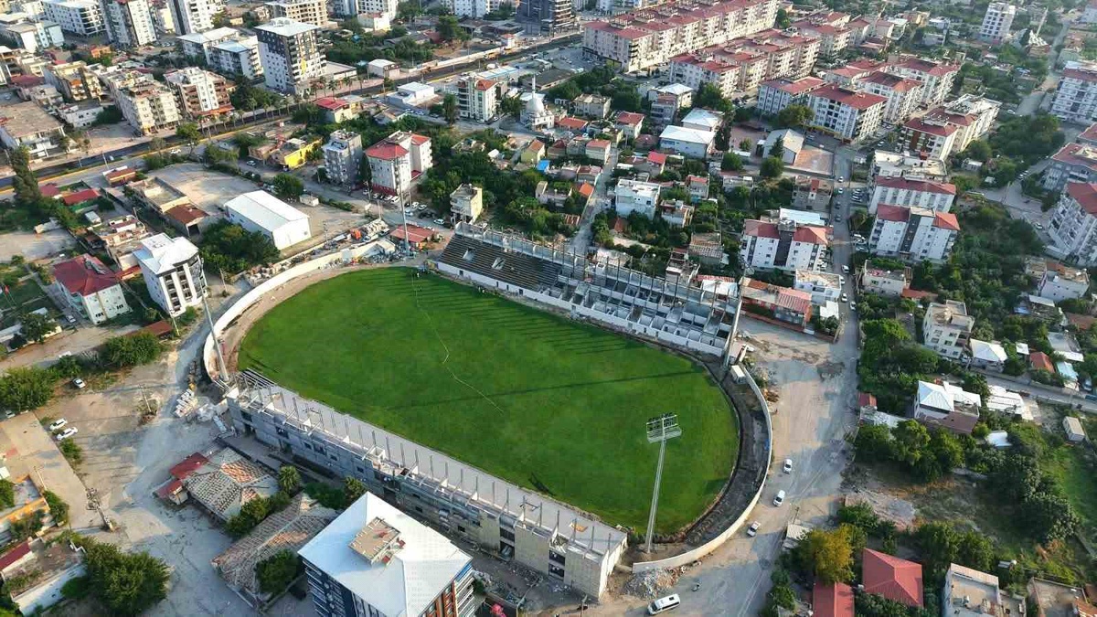 7 Ocak Stadyumu'nda Yenileme Çalışmalarında İlerleme