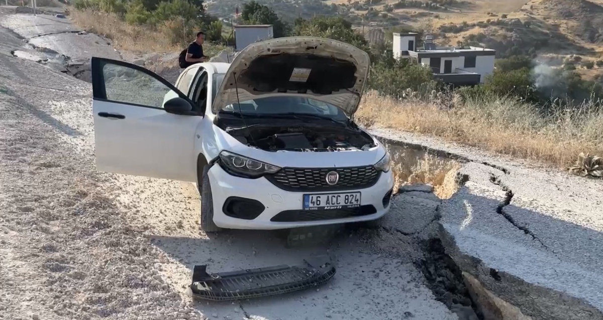 Heyelan Yolu Kazaya Neden Oldu