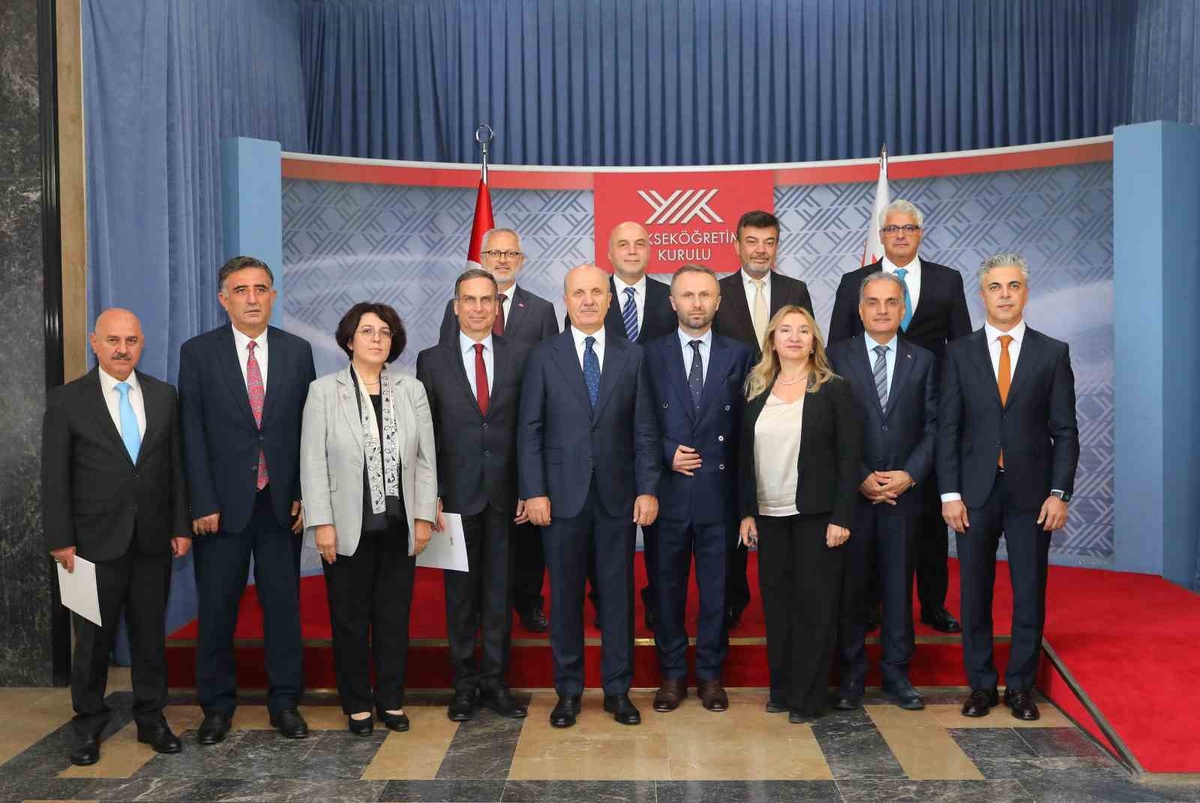 BEUN Rektörü Ulusoy Mazbatasını YÖK Başkanı'ndan Aldı