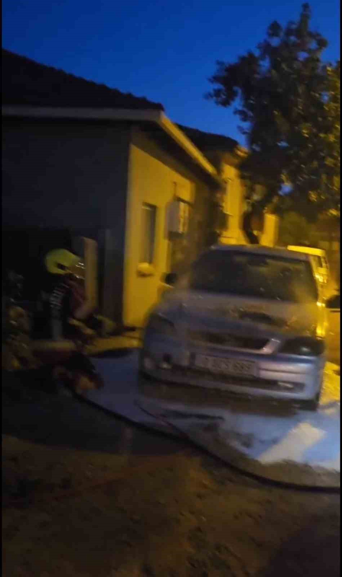 Sındırgı’da bir otomobil alevlere teslim oldu
