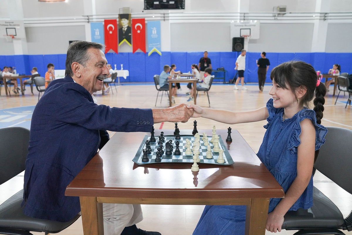 Tepebaşı'nda 'Yaz Dönemi Sonu Satranç Turnuvası' sona erdi
