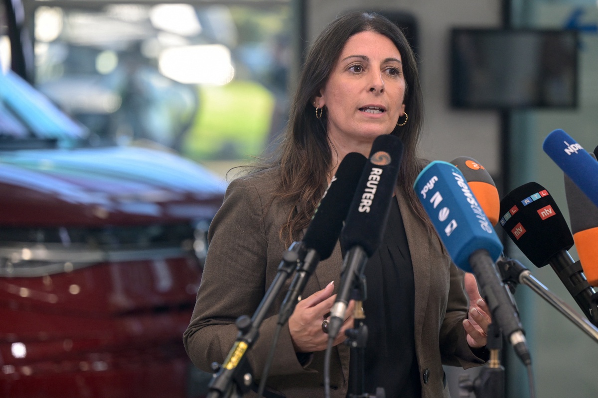 Volkswagen İşçi Lideri Cavallo'dan Fabrika Mesajı