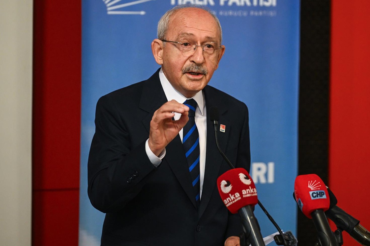 2021\'de ihraç edilmişti! Mehmet Sevigen CHP’ye geri döndü