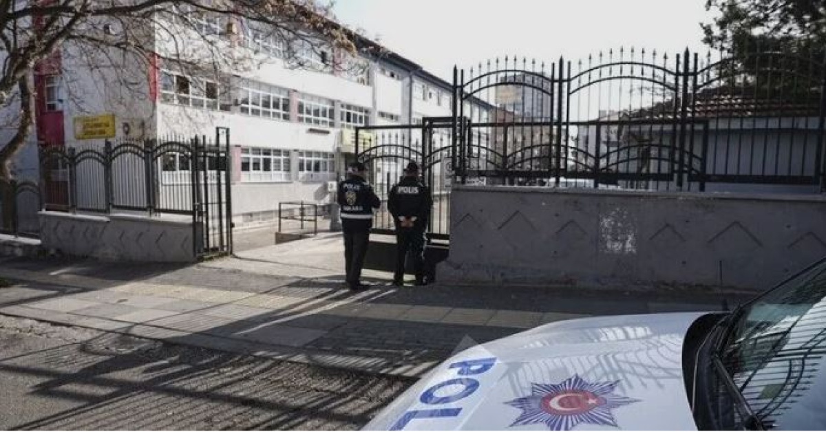 Okullarda Güvenlik İçin 30 Bin Bahçe Görevlisi Alınacak