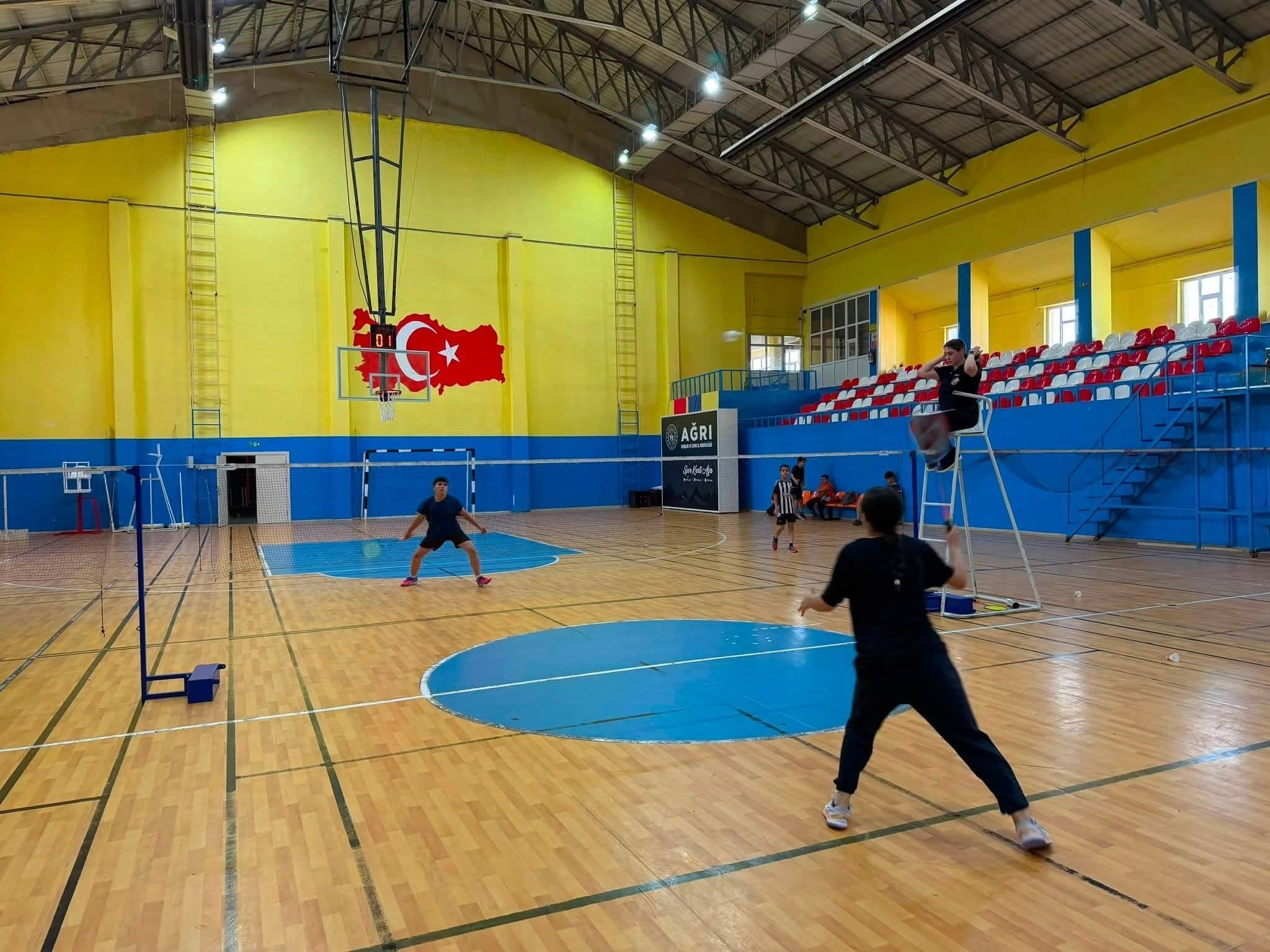 Ağrı'da Zafer Bayramı'nda Badminton Turnuvası