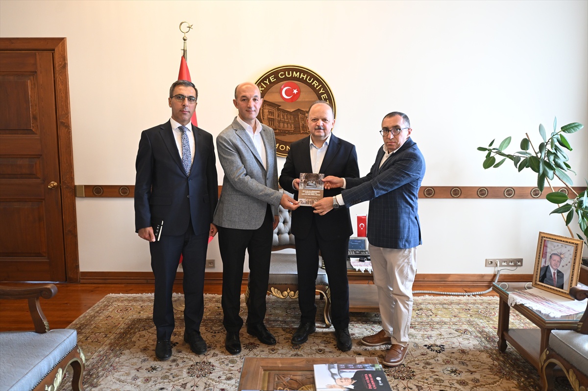 Vali Dallı, Kitap Yazarlarını Ziyaret Etti