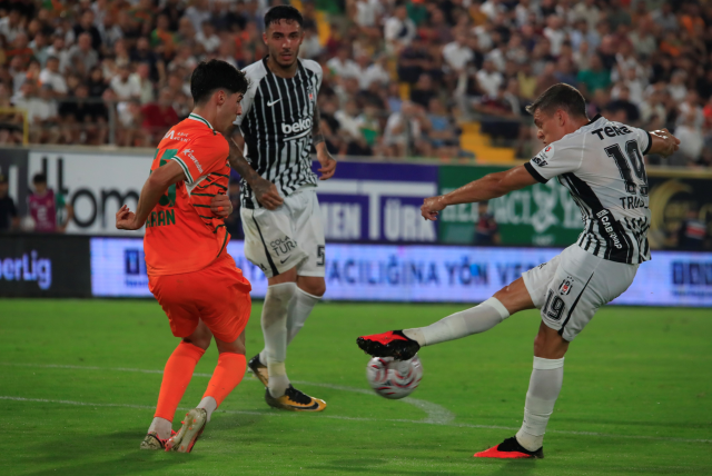 Alanyaspor-Beşiktaş maçını yöneten hakemlere suç duyurusu