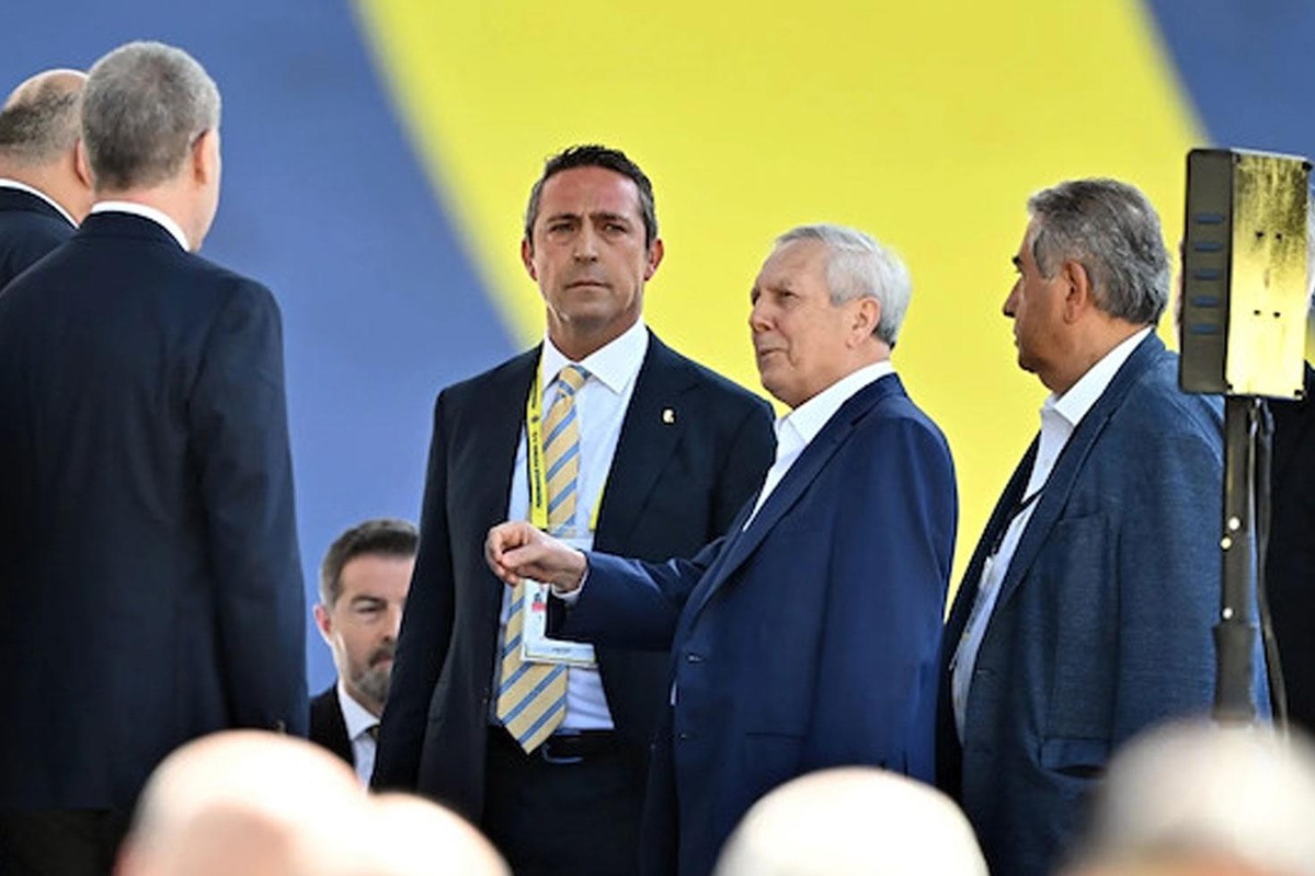 Ali Koç çuvalla paraya satmıştı! Aziz Yıldırım bedavaya geri alıyor