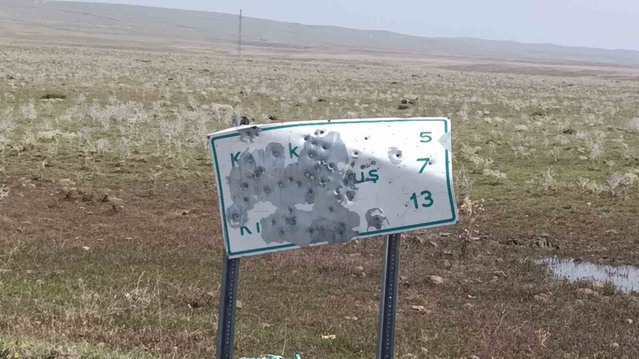 Köy Tabelaları Kurşunlandı