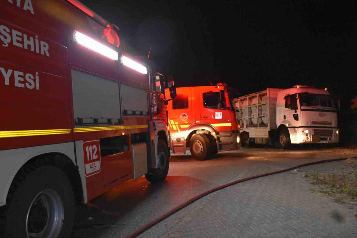 Hendek'te Tuz Ruhu Sızıntısı: 2 Kişi Hastaneye Kaldırıldı