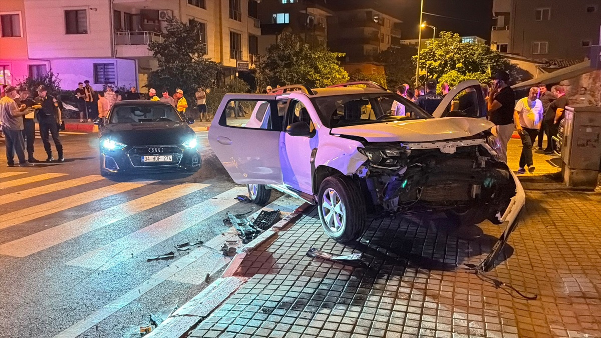 Bartın'da Polis Aracıyla Kaza: 2 Polis Yaralı