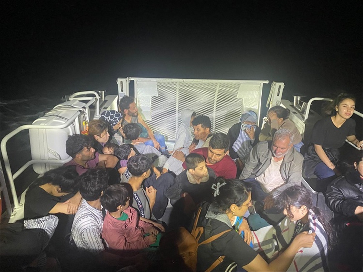 Çanakkale\'de 37 Göçmen Yakalandı