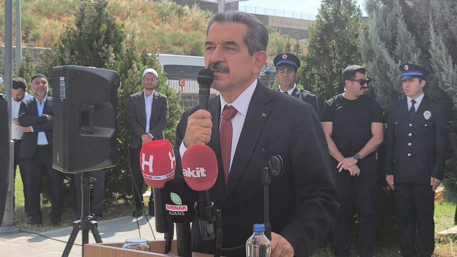 Cizre'de 12 Şehit Polis Anma Töreniyle Yad Edildi