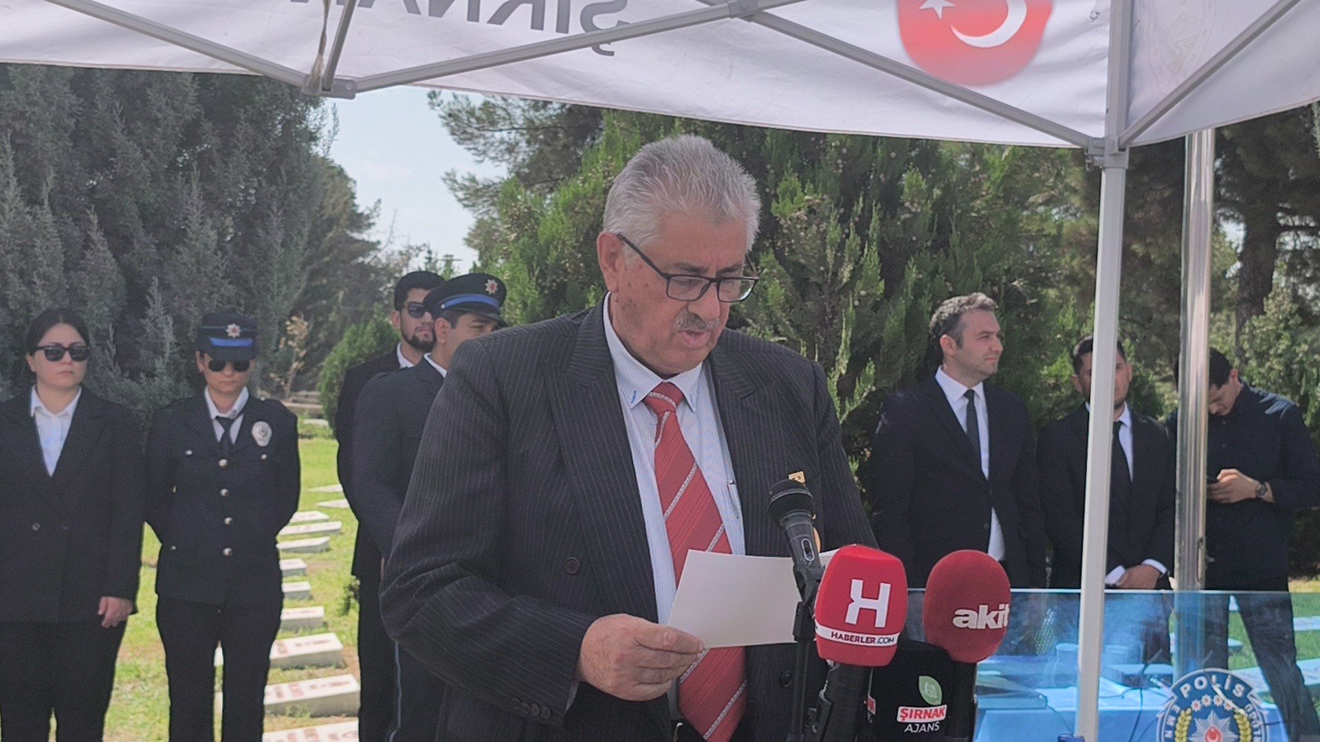 Cizre'de 12 Şehit Polis Anma Töreniyle Yad Edildi