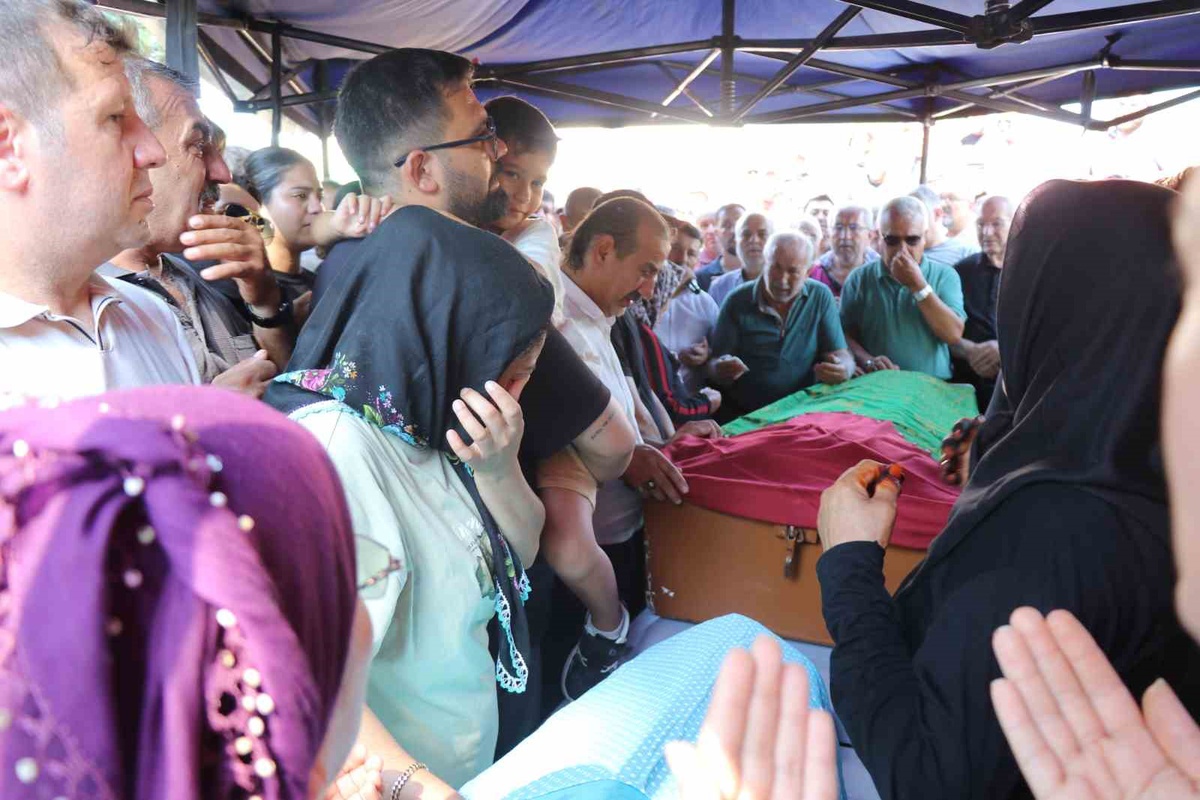 Denizli'de anne ve bebeği yan yana toprağa verildi
