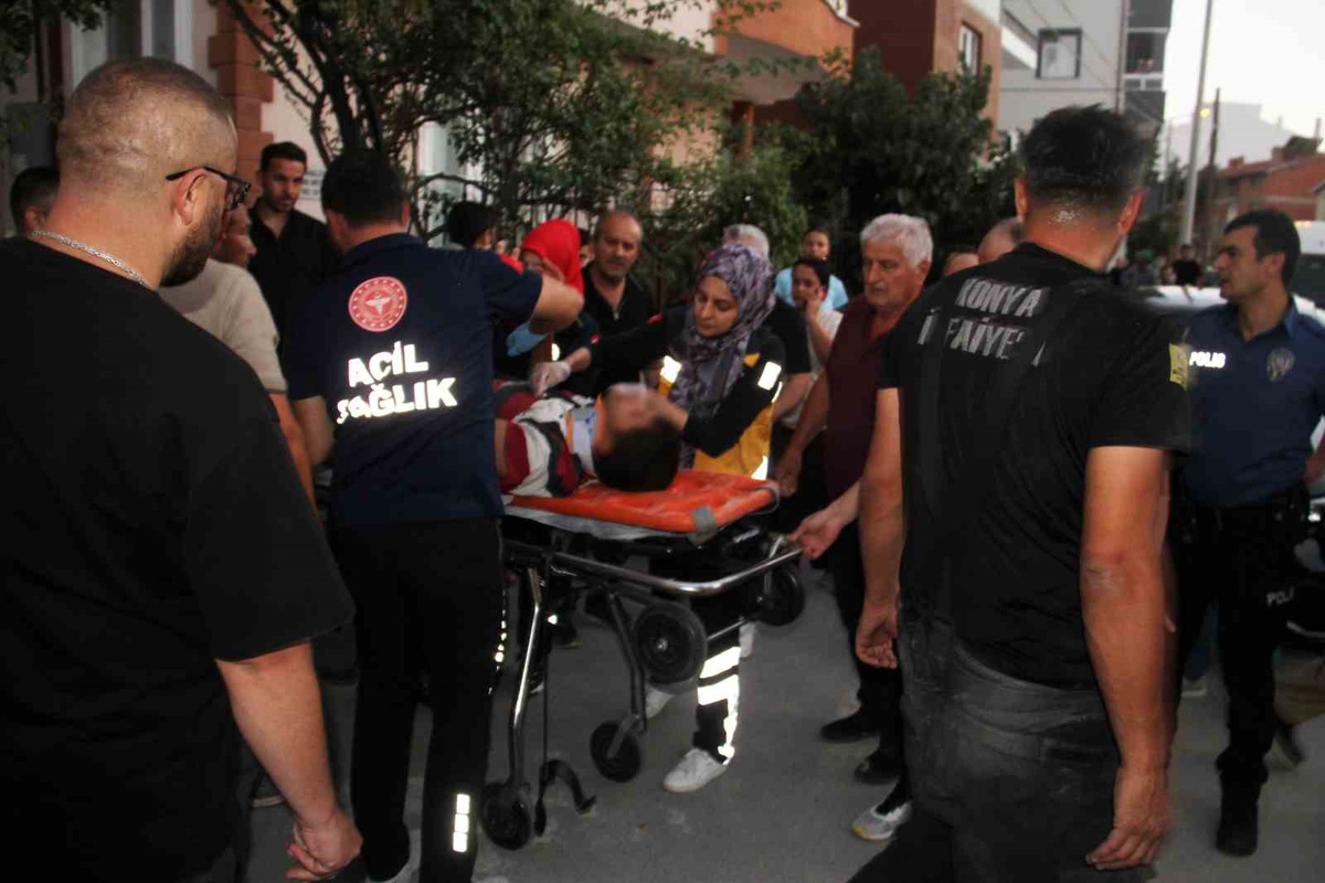 Kamyonet Kazasında Genç Sıkıştı