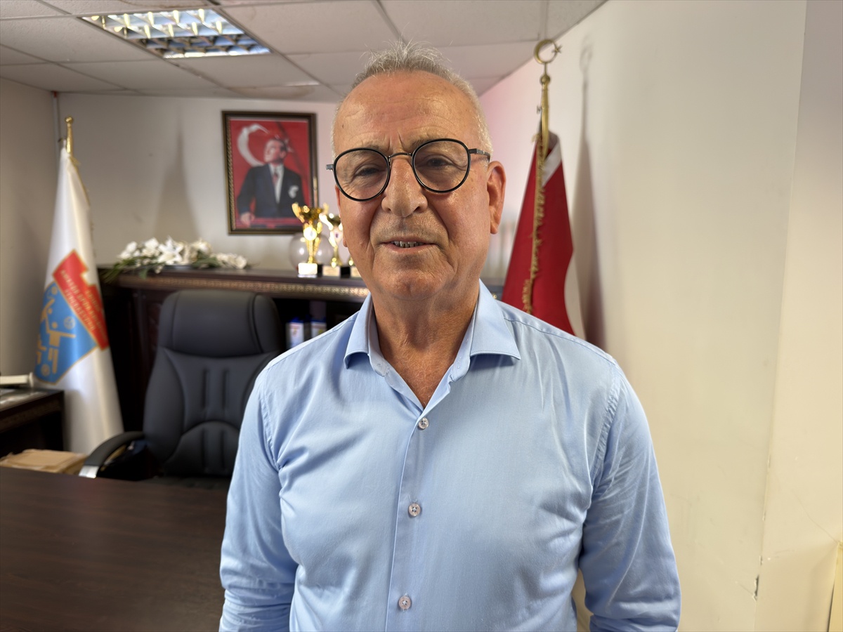 Edirne Kırmızısı Futbol Topunda