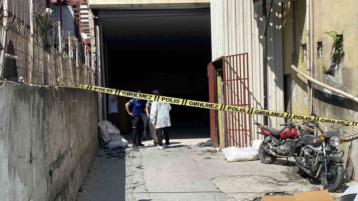 İstanbul'da Asansör Kazası: İşçi Ağır Yaralandı
