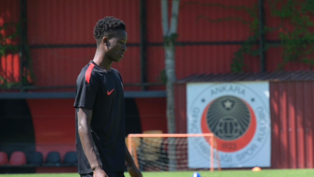 Diabate Newcastle'a, Gençlerbirliği'nde Kalacak