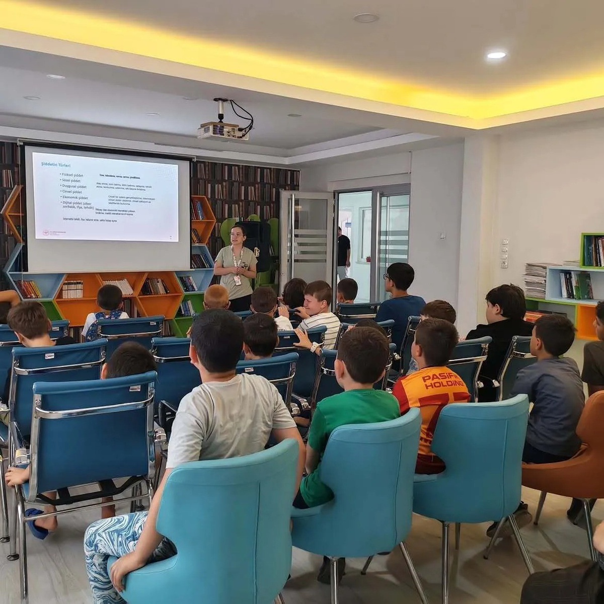 Erfelek'te Gençler İçin Bilgilendirme Semineri