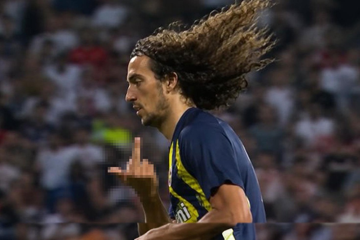 Guendouzi\'den Lyon taraftarına olay hareket
