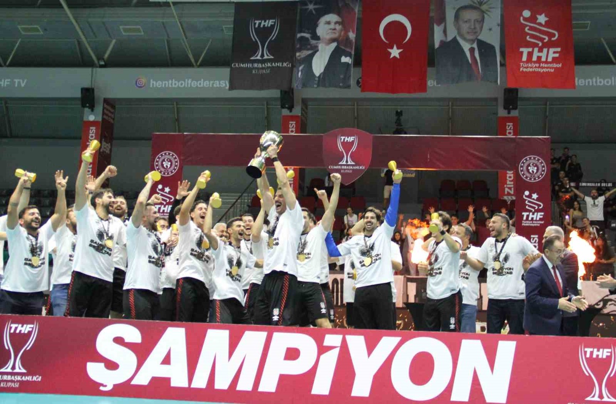 Hentbol Cumhurbaşkanlığı Kupası’nın sahibi Beşiktaş oldu