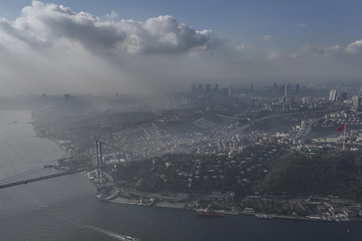 İstanbul’da cuma sürprizi! Sıcaklık sert düşecek, sağanak başlayacak